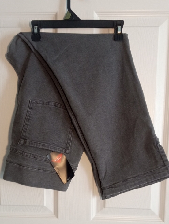 LOGO by Lori Goldstein Denim - LOGO CROPPED BLACK DENIM